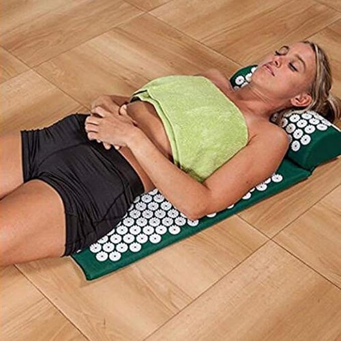 Discover the Volwco Acupressure Mat and Pillow Set, designed for relieving back and neck pain, and offering a yoga spike cushion massager experience. This Shakti mat set includes a convenient carry bag for easy storage and travel.